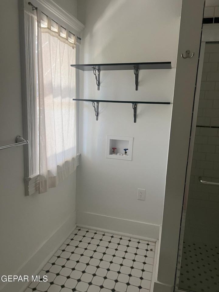 110 W Nevada Ave - Photo 7 of 8