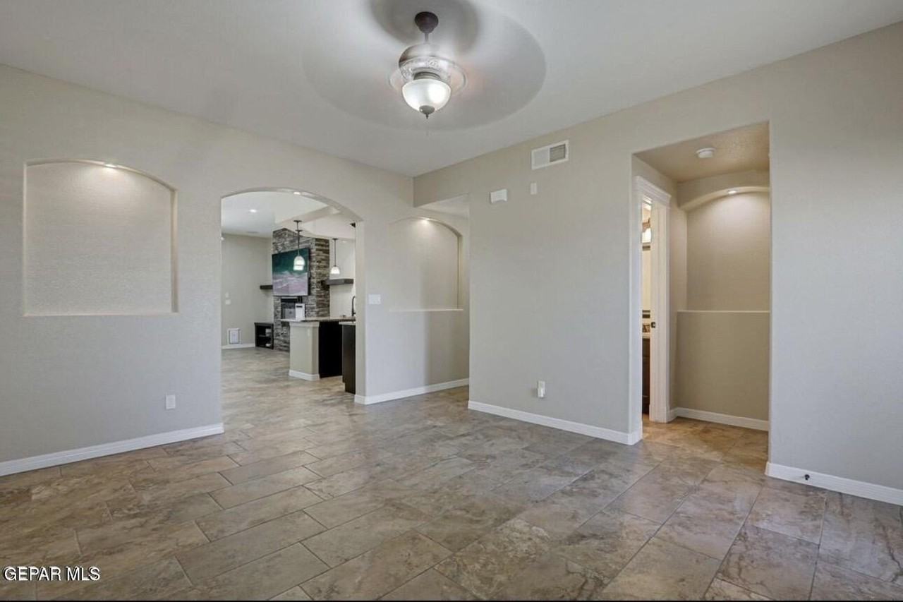 1012 Maximo St - Photo 5 of 32