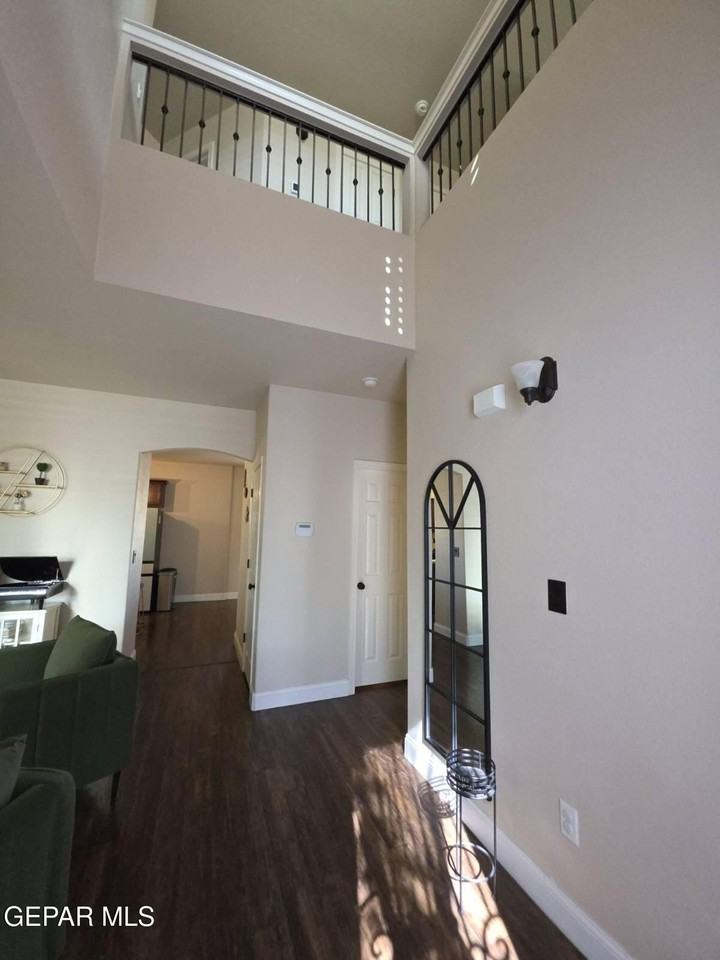 12867 Hidden Grove Dr - Photo 4 of 48