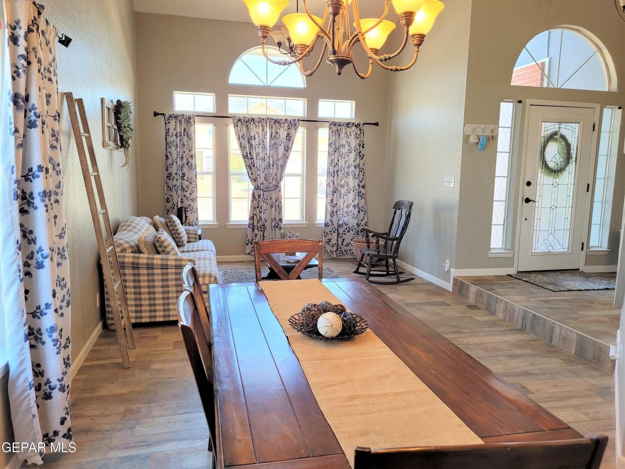 7401 Plaza Taurina Dr - Photo 5 of 25
