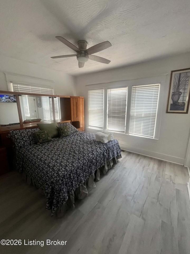 4010 Taylor Blvd - Photo 4 of 9
