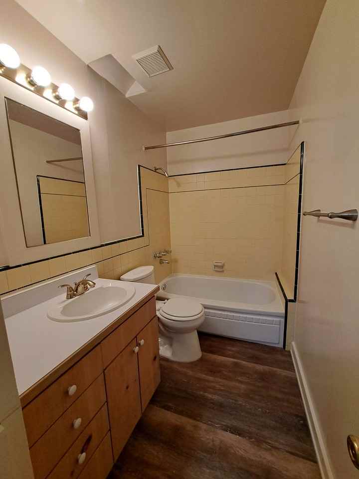 124 N Lincoln St #1 - Photo 6 of 14