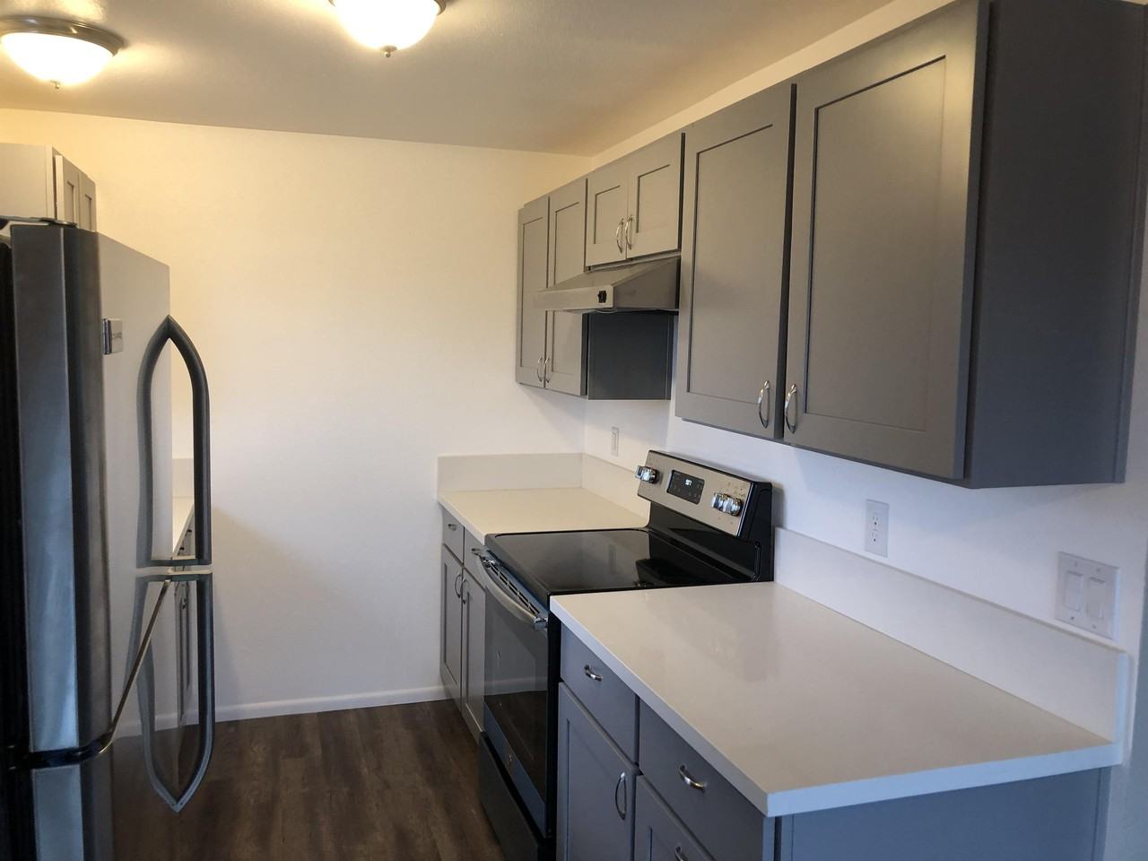 1122 W 36th St #1122 - Photo 3 of 13