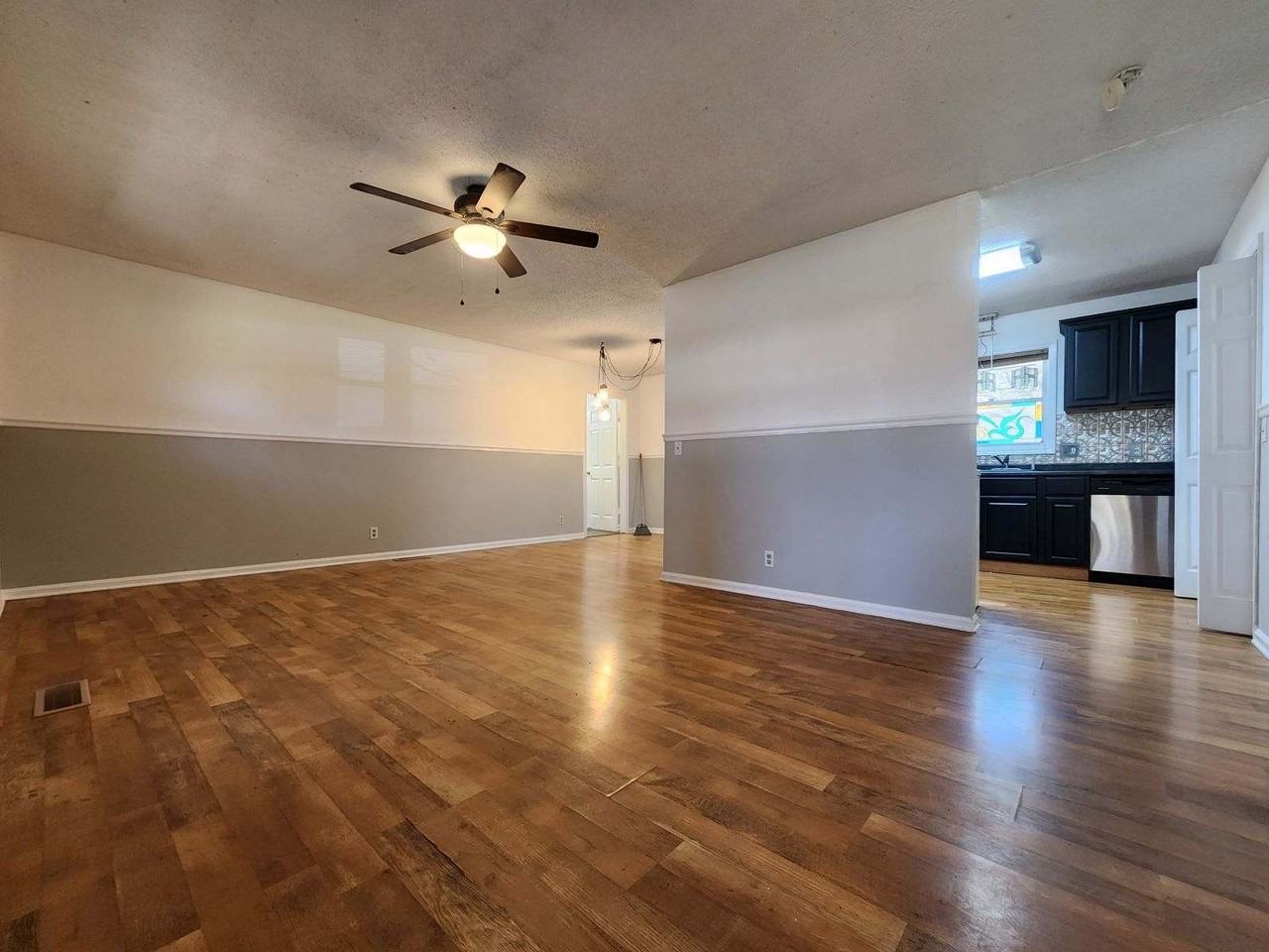 1711 Oak Hill Dr #1 - Photo 2 of 11
