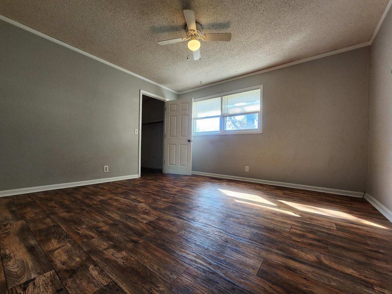 1711 Oak Hill Dr #1 - Photo 3 of 11