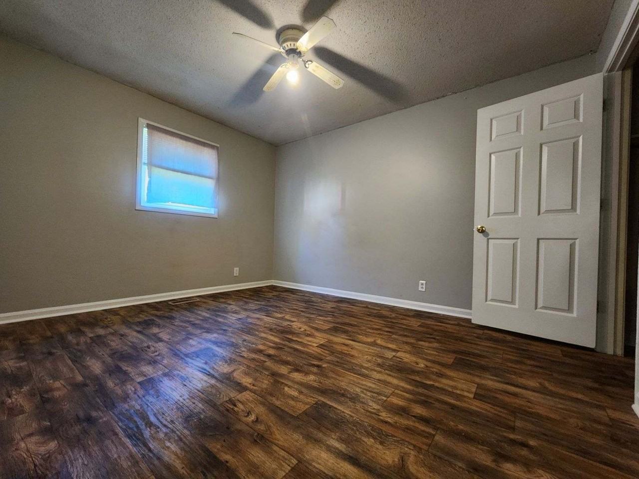 1711 Oak Hill Dr #1 - Photo 4 of 11