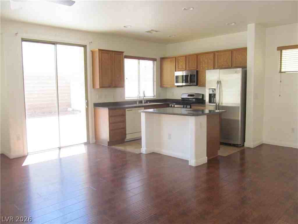5357 Coral Ribbon Ave - Photo 3 of 27