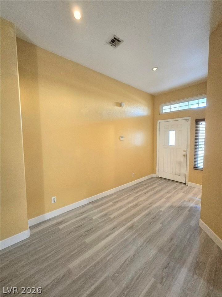 437 Mayan Dr - Photo 3 of 42