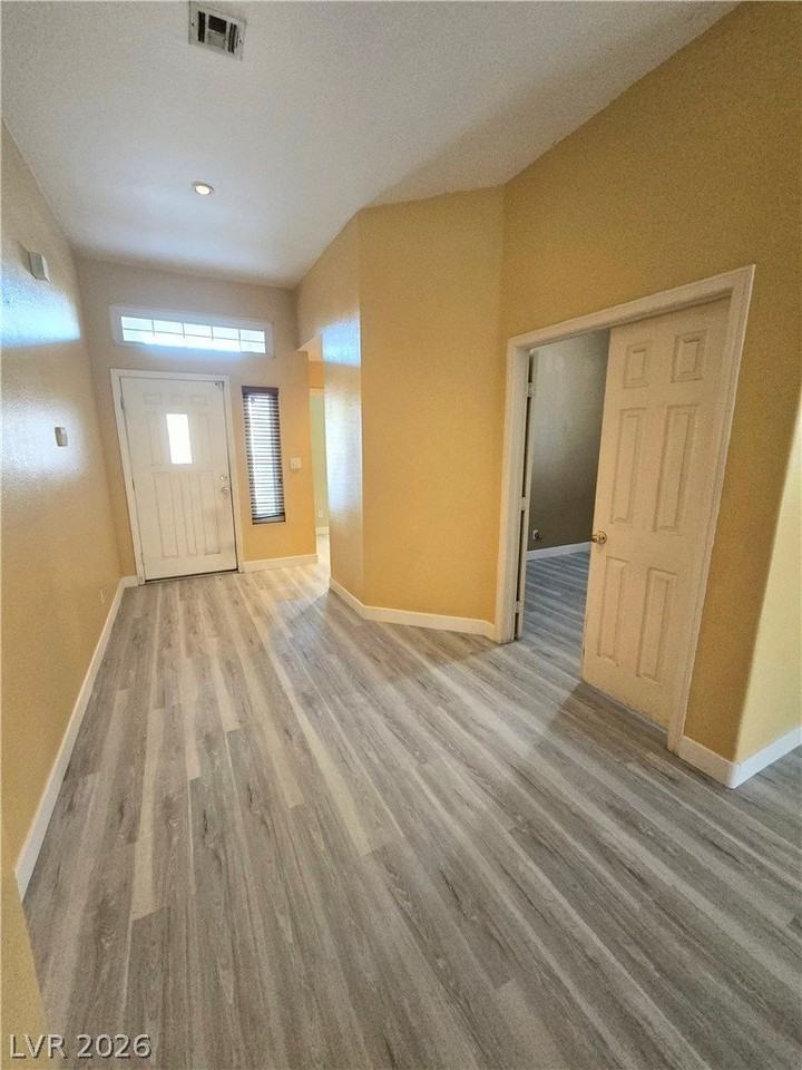 437 Mayan Dr - Photo 4 of 42