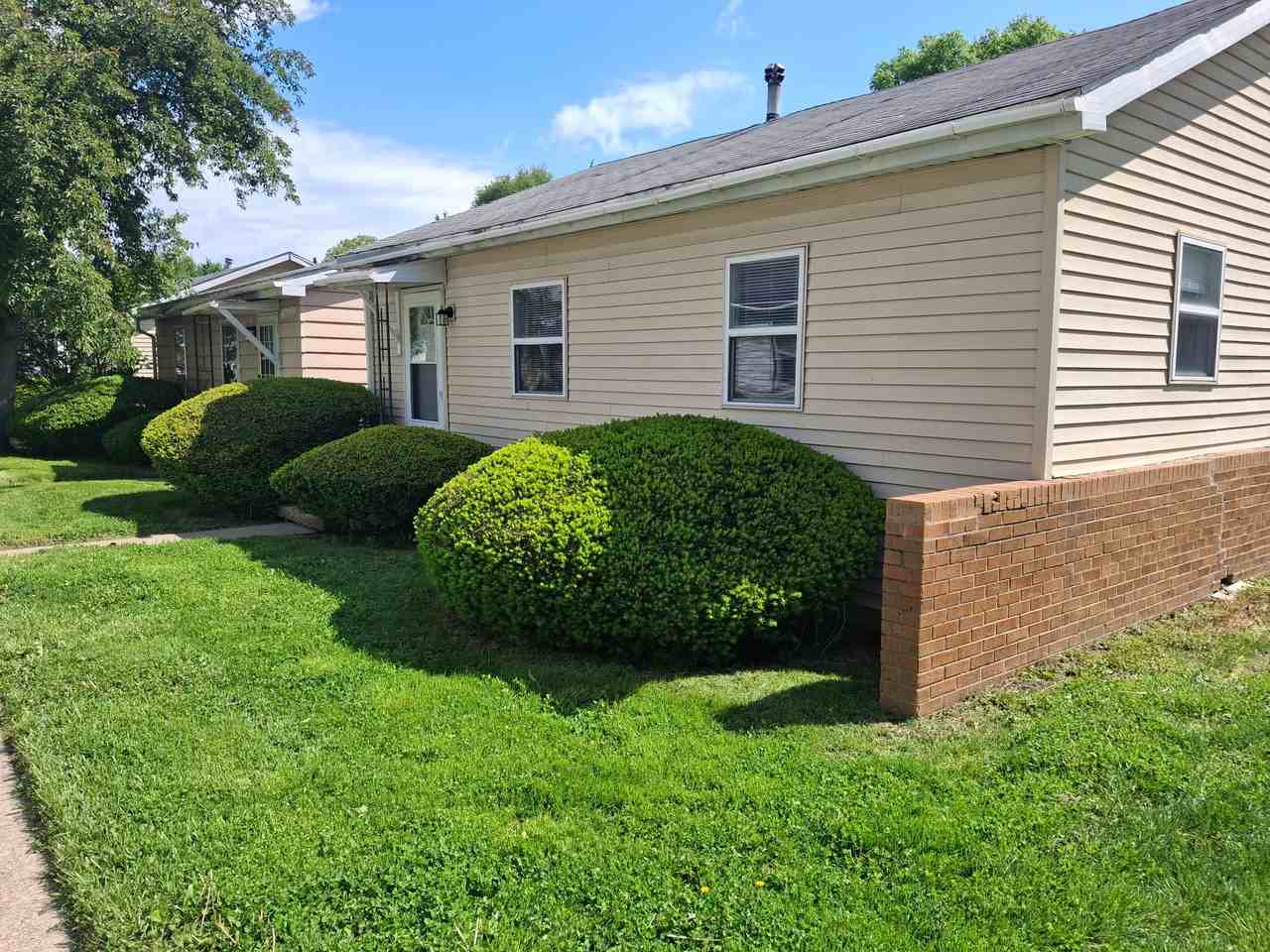 Shadoway Dr. Apt - Photo 2 of 22