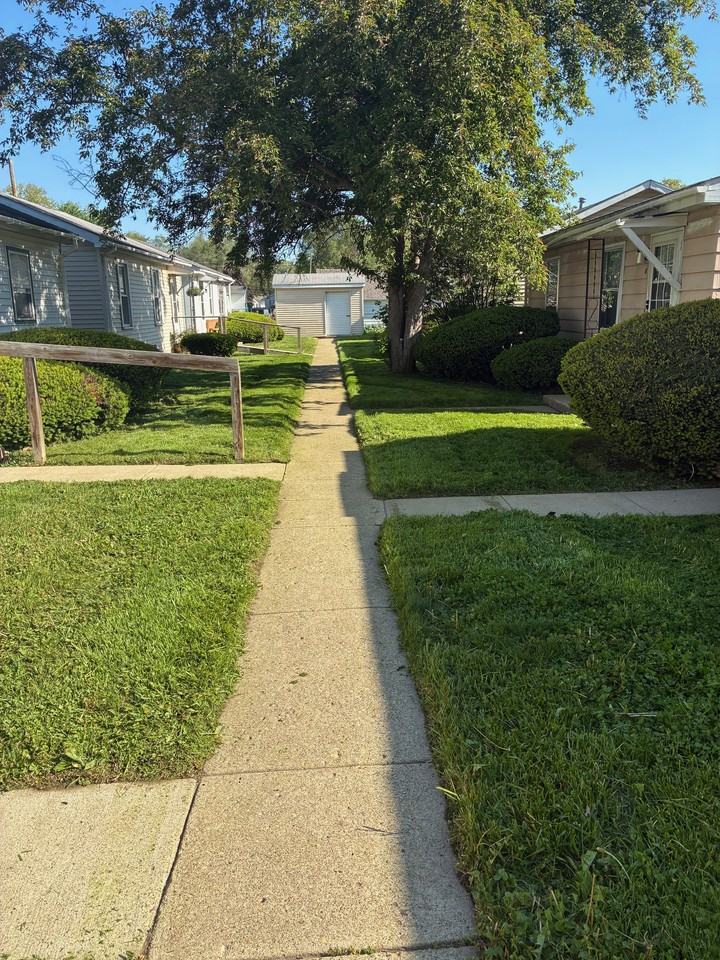 Shadoway Dr. Apt - Photo 3 of 22
