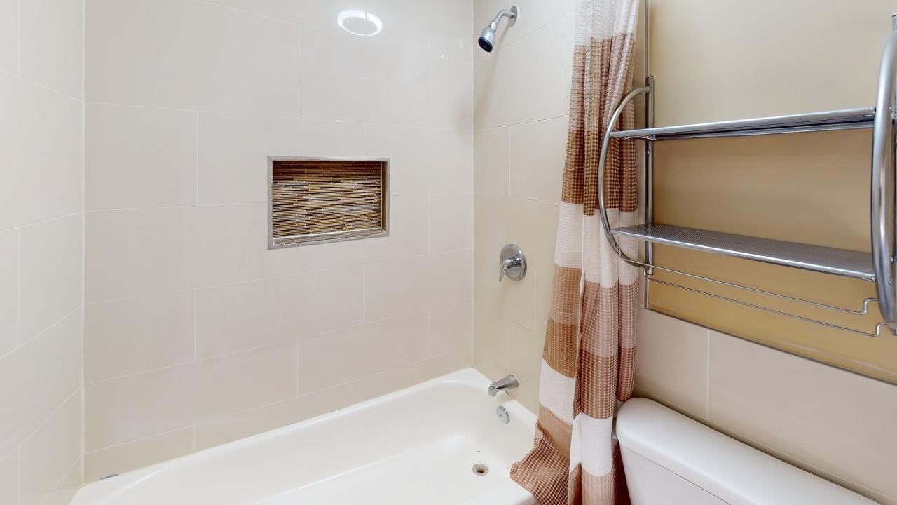 4724 S Vincennes Ave109 #109 - Photo 3 of 30