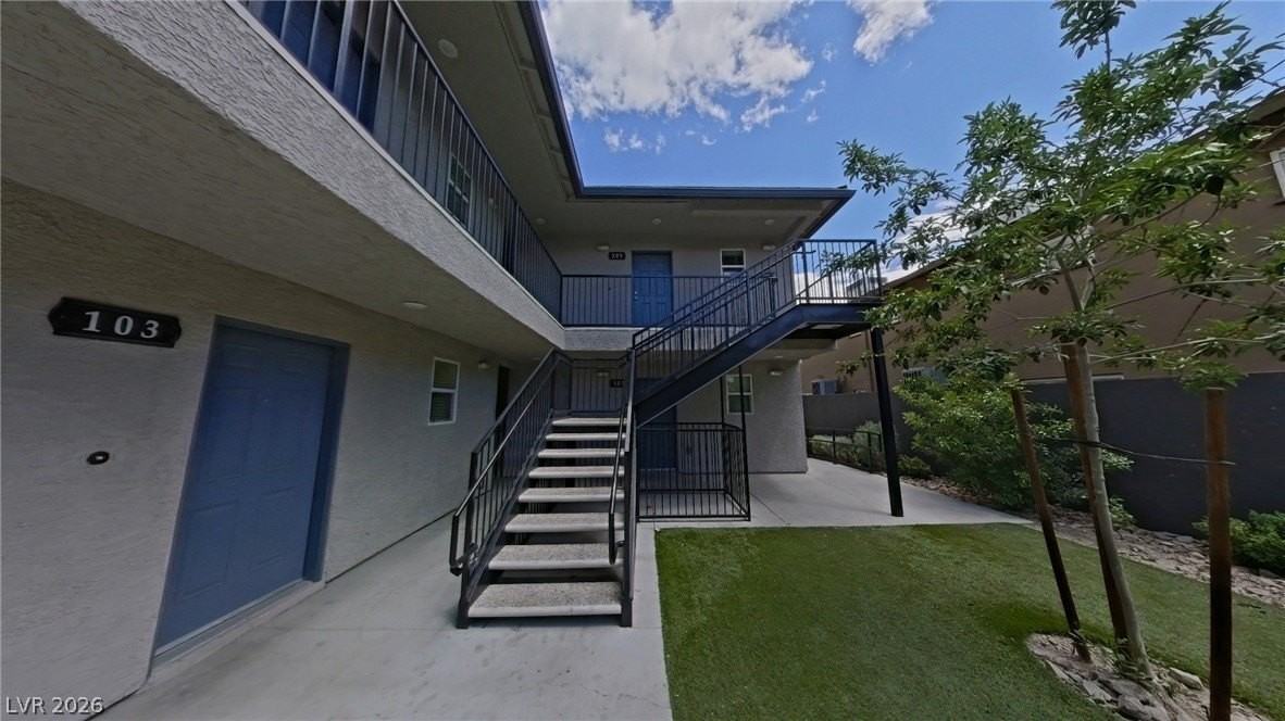 1821 Santa Paula Dr #103