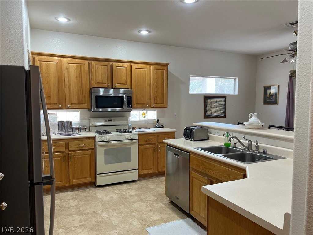 2609 Arimo Dr - Photo 4 of 17