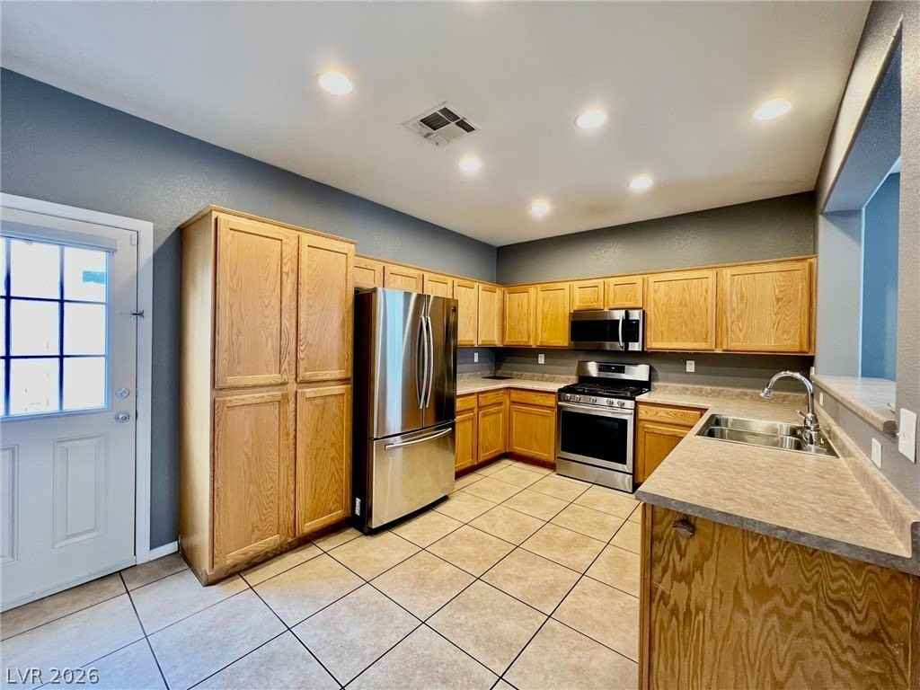 8123 Serene Isle Ct - Photo 4 of 14