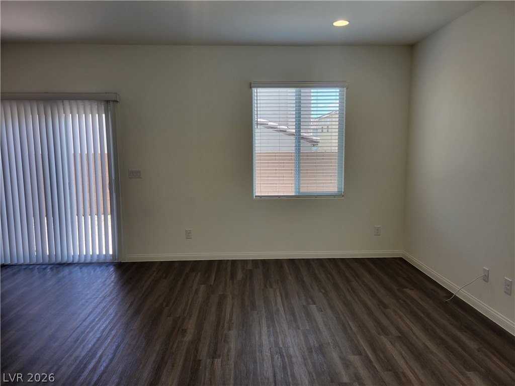 8062 Kings Guard St - Photo 5 of 19
