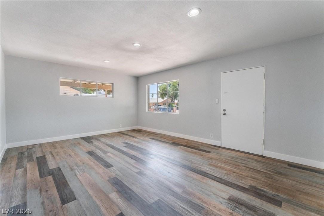 1921 Franklin Ave - Photo 4 of 27