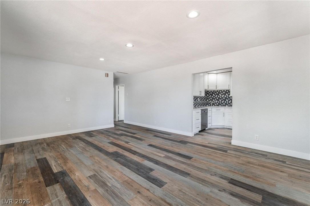 1921 Franklin Ave - Photo 6 of 27