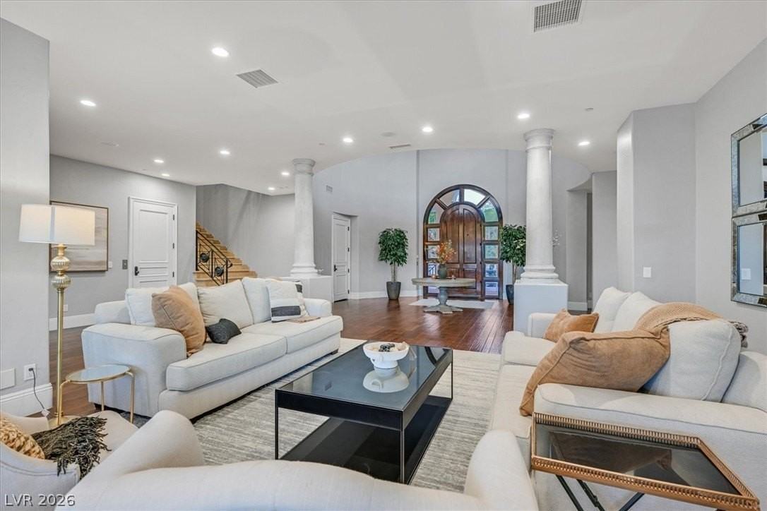 8 Rue Mediterra Dr - Photo 6 of 50
