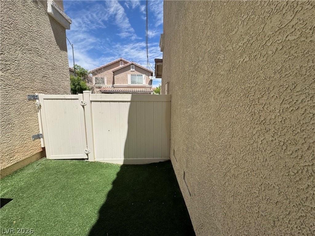 7267 Phlox Rd - Photo 7 of 27