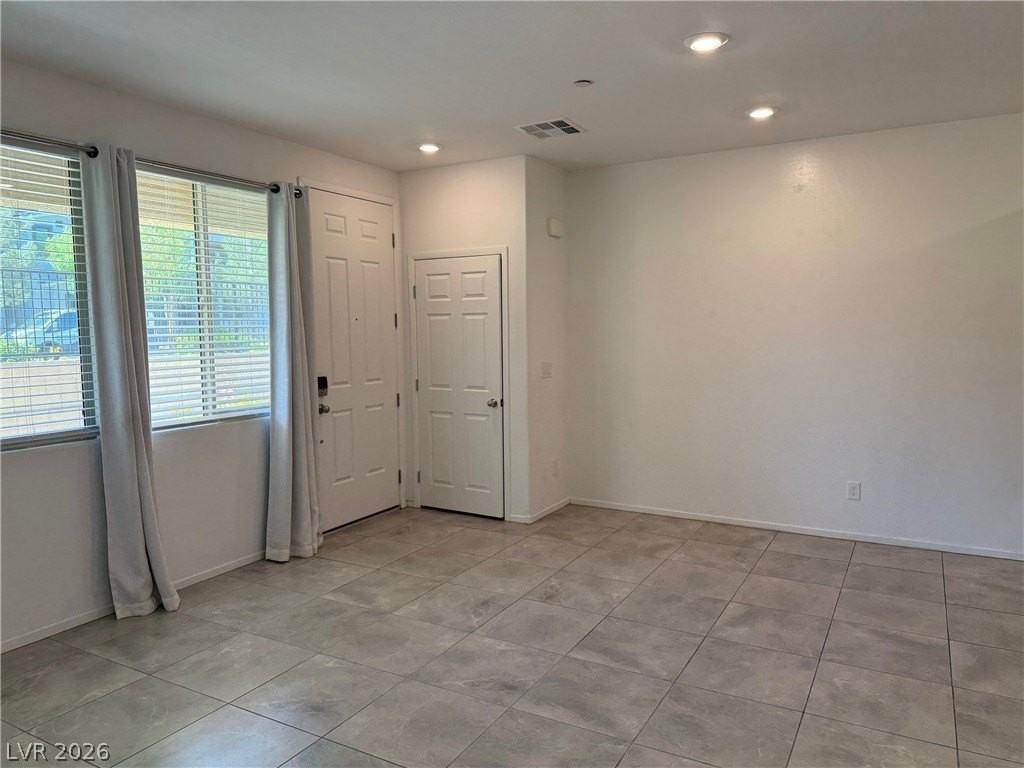 8687 Mossy Arch Ct - Photo 4 of 14
