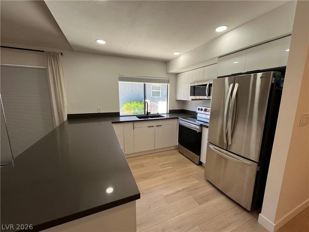 8329 Mulcahy Ave - Photo 2 of 23