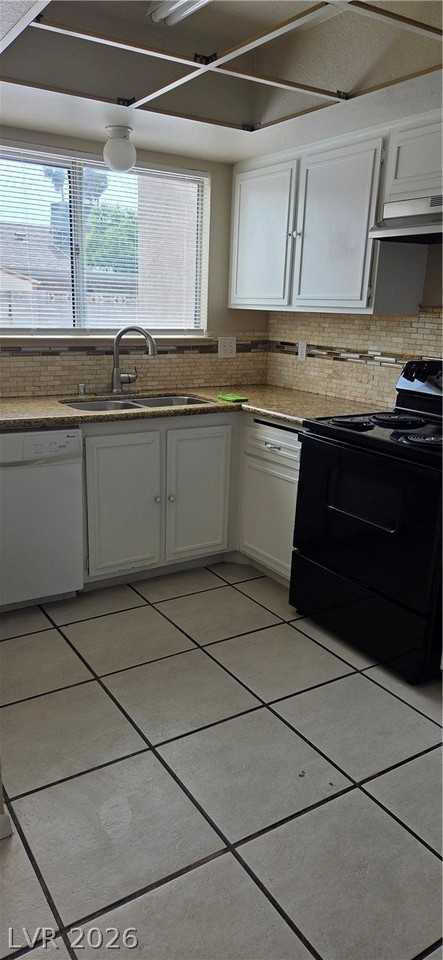 571 Roxella Ln #C - Photo 6 of 14