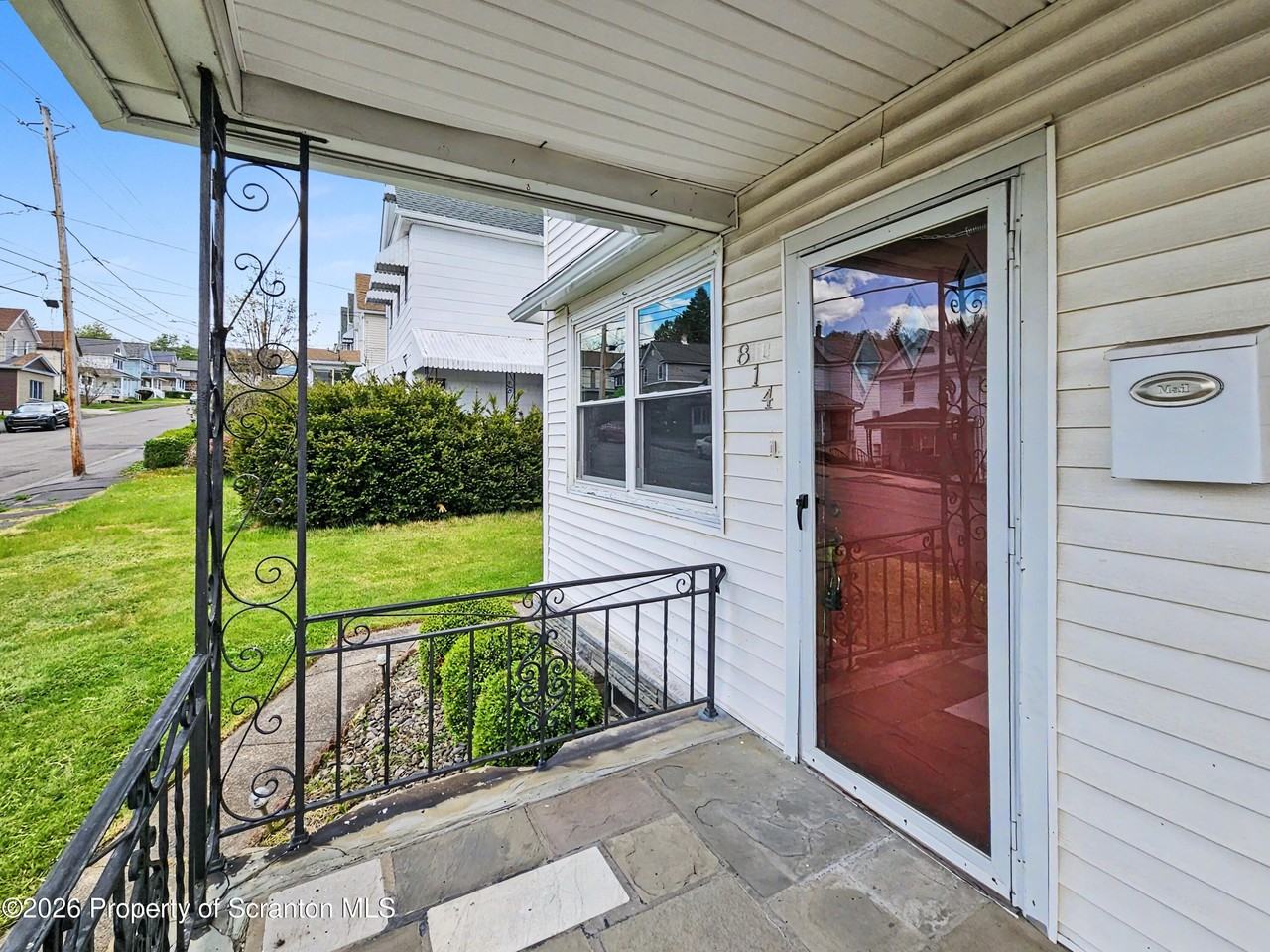 814 Price St - Photo 2 of 16