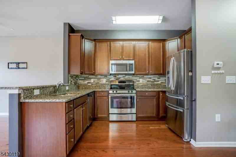 512 Waterview Ct #512 - Photo 5 of 19