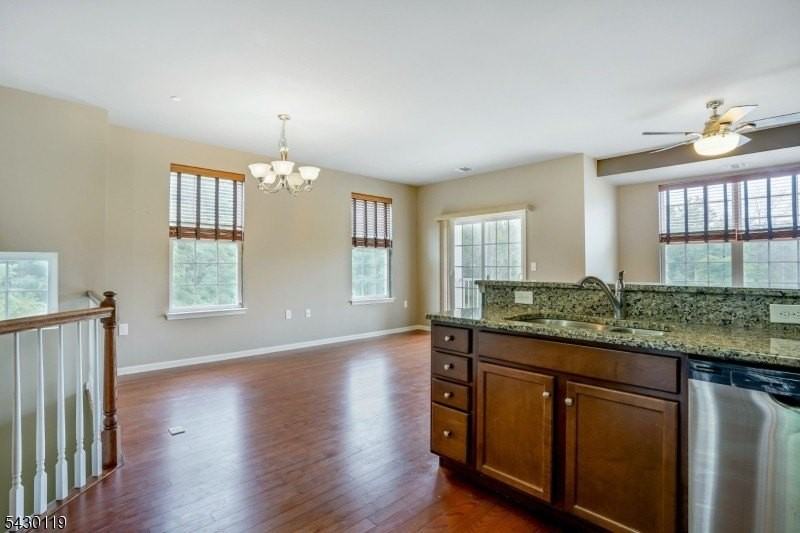 512 Waterview Ct #512 - Photo 7 of 19