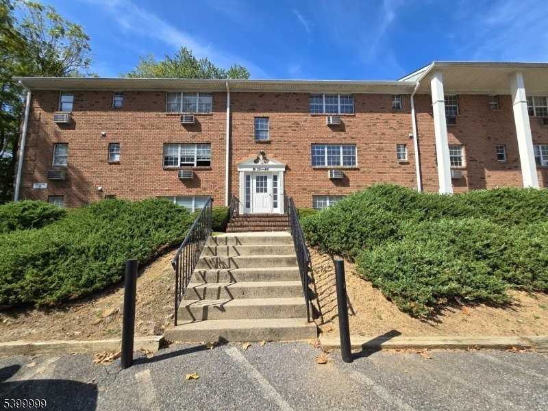 1041 Ridge St Apt B36 #B36 - Photo 2 of 14