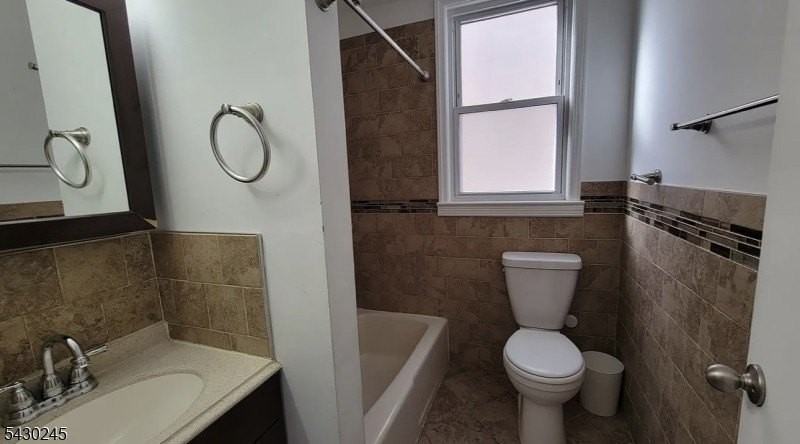 39 Alden St #1 - Photo 3 of 6