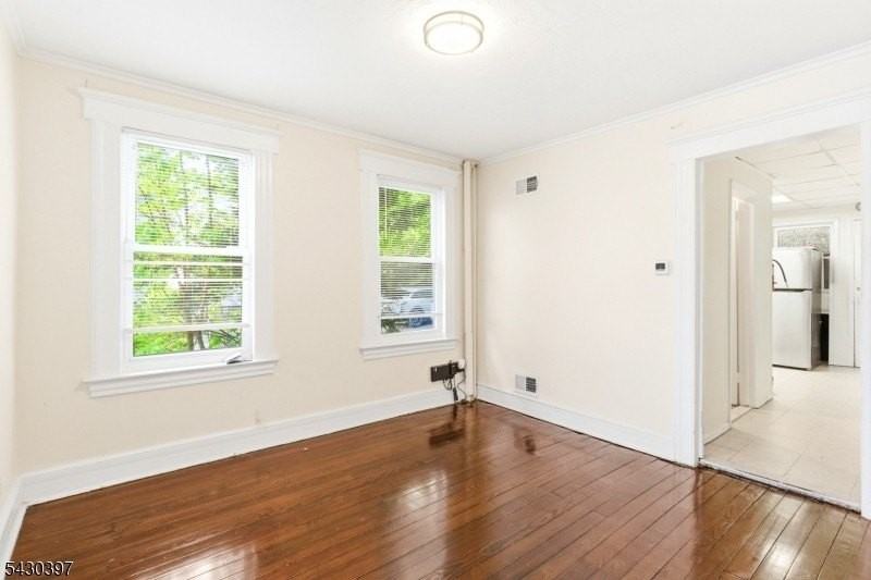 70 Valley St - Photo 4 of 20