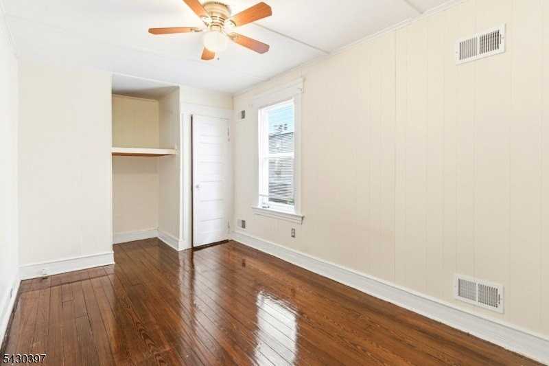 70 Valley St - Photo 7 of 20