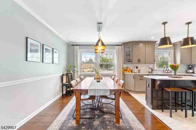 821 Midwood Dr - Photo 7 of 23