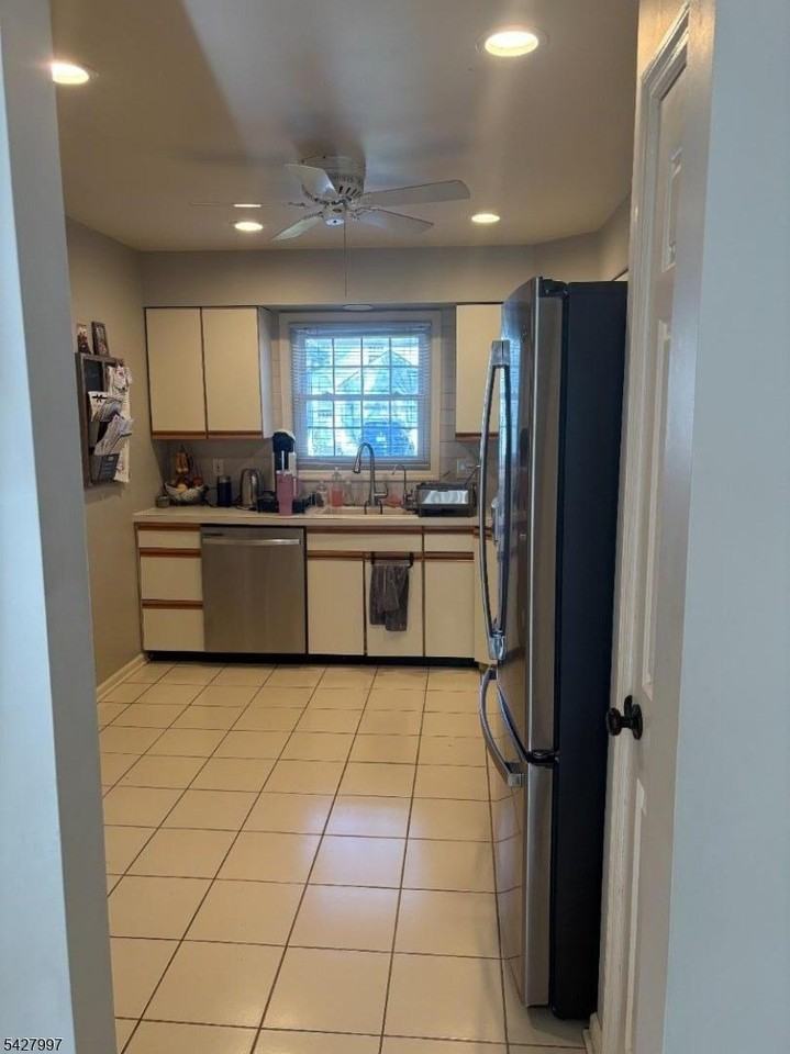 5 Century Ct - Photo 7 of 20
