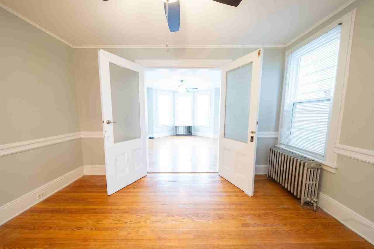 128 Oak St - Photo 4 of 15