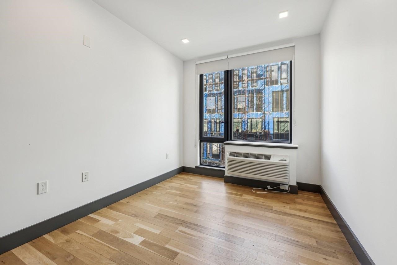 424 Arlington Ave #407 - Photo 4 of 29