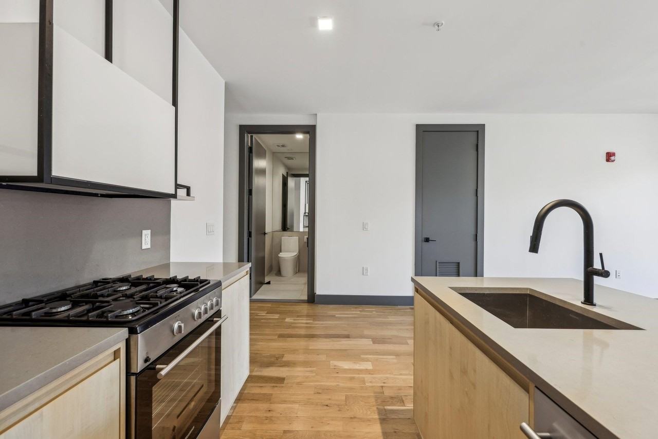 424 Arlington Ave #407 - Photo 5 of 29