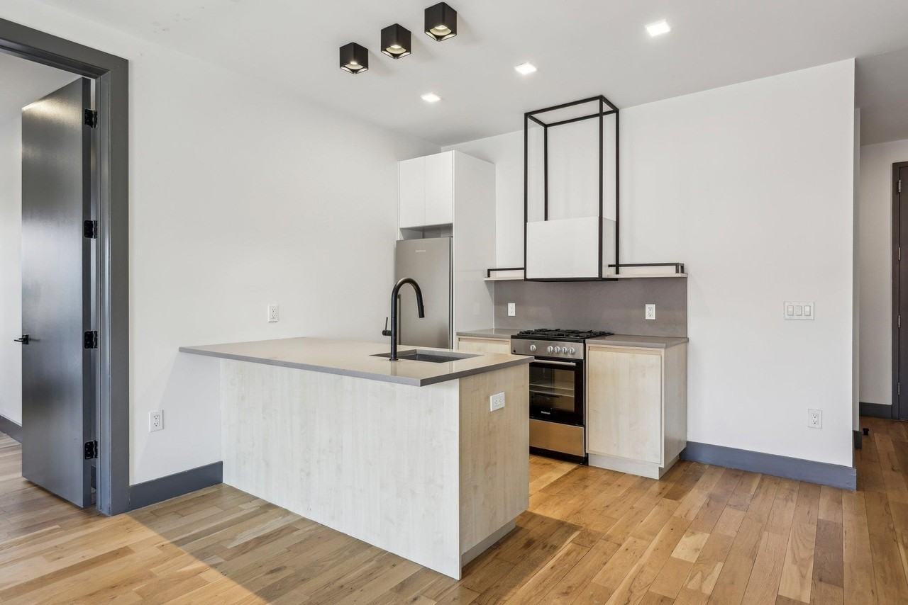 424 Arlington Ave #407 - Photo 7 of 29