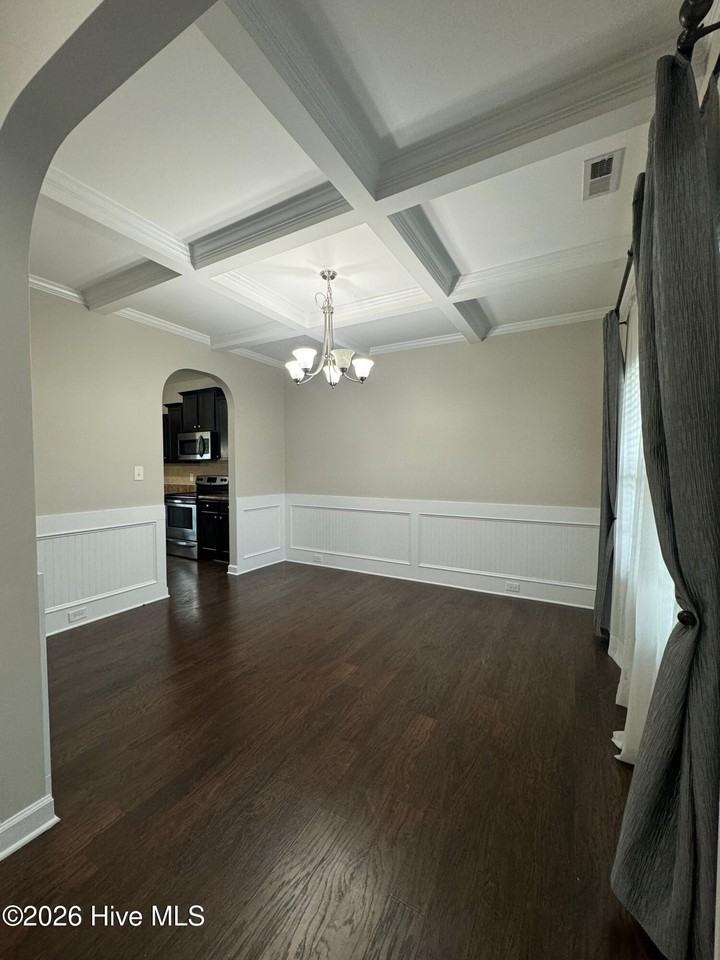 203 Ashton Ct - Photo 2 of 42