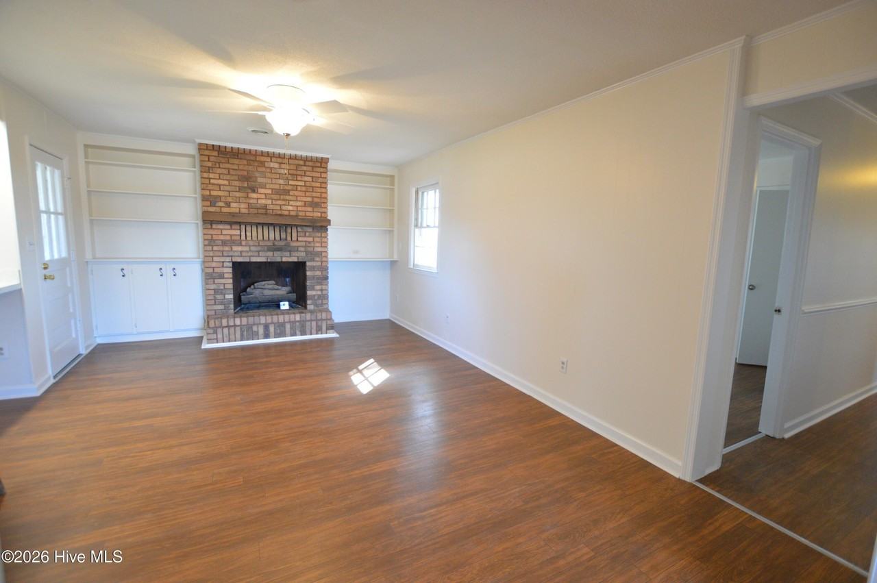 321 Dell Brock Rd - Photo 5 of 26