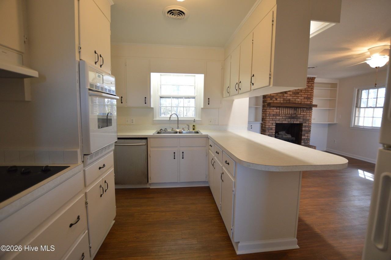 321 Dell Brock Rd - Photo 7 of 26