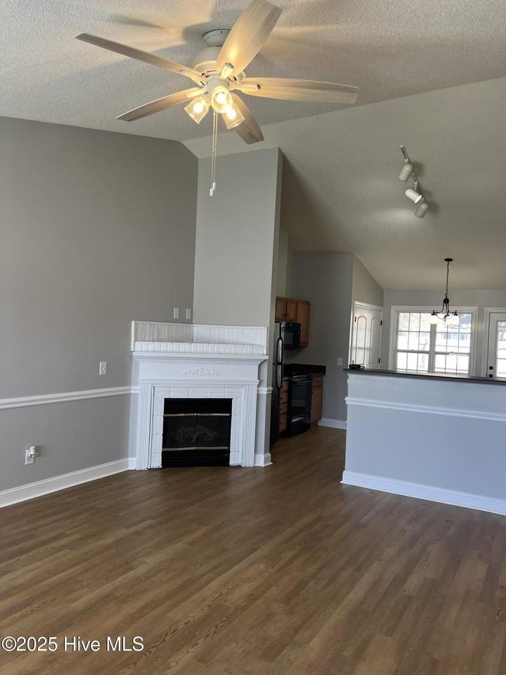 2600 Saddleback Dr #B - Photo 3 of 37