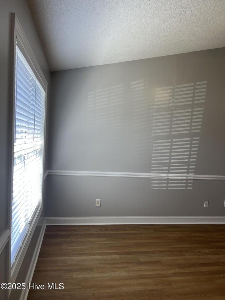 2600 Saddleback Dr #B - Photo 5 of 37