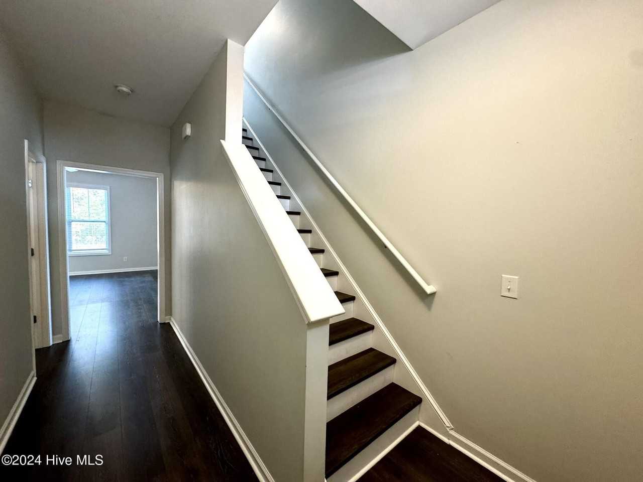 9393 Cassadine Ct - Photo 2 of 12