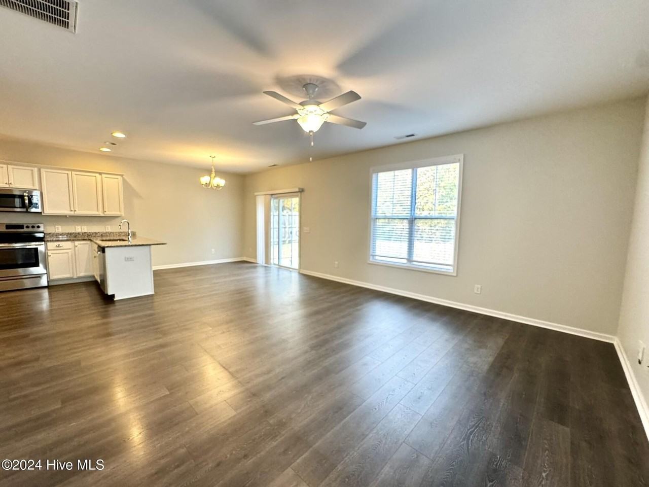 9393 Cassadine Ct - Photo 3 of 12