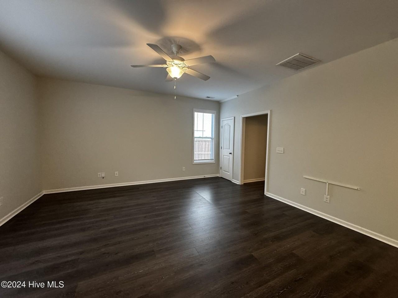 9393 Cassadine Ct - Photo 5 of 12