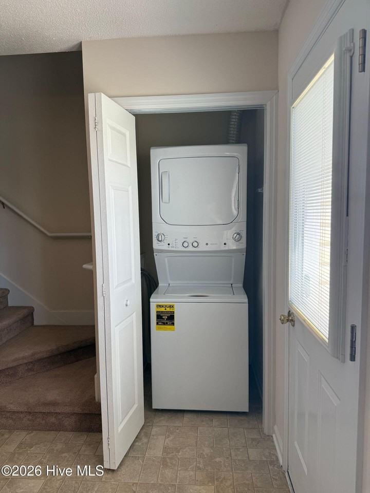104 Cornerstone Pl - Photo 4 of 11