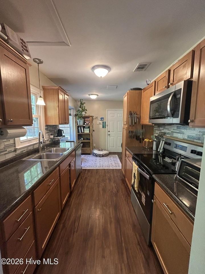 109 Jennie Dr - Photo 5 of 13